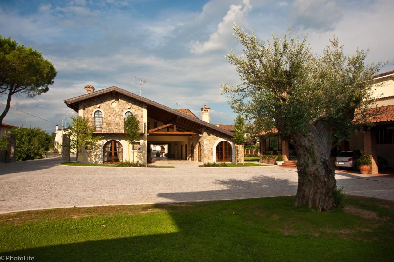 Wine Resort Luisa Mariano del Friuli ภายนอก รูปภาพ
