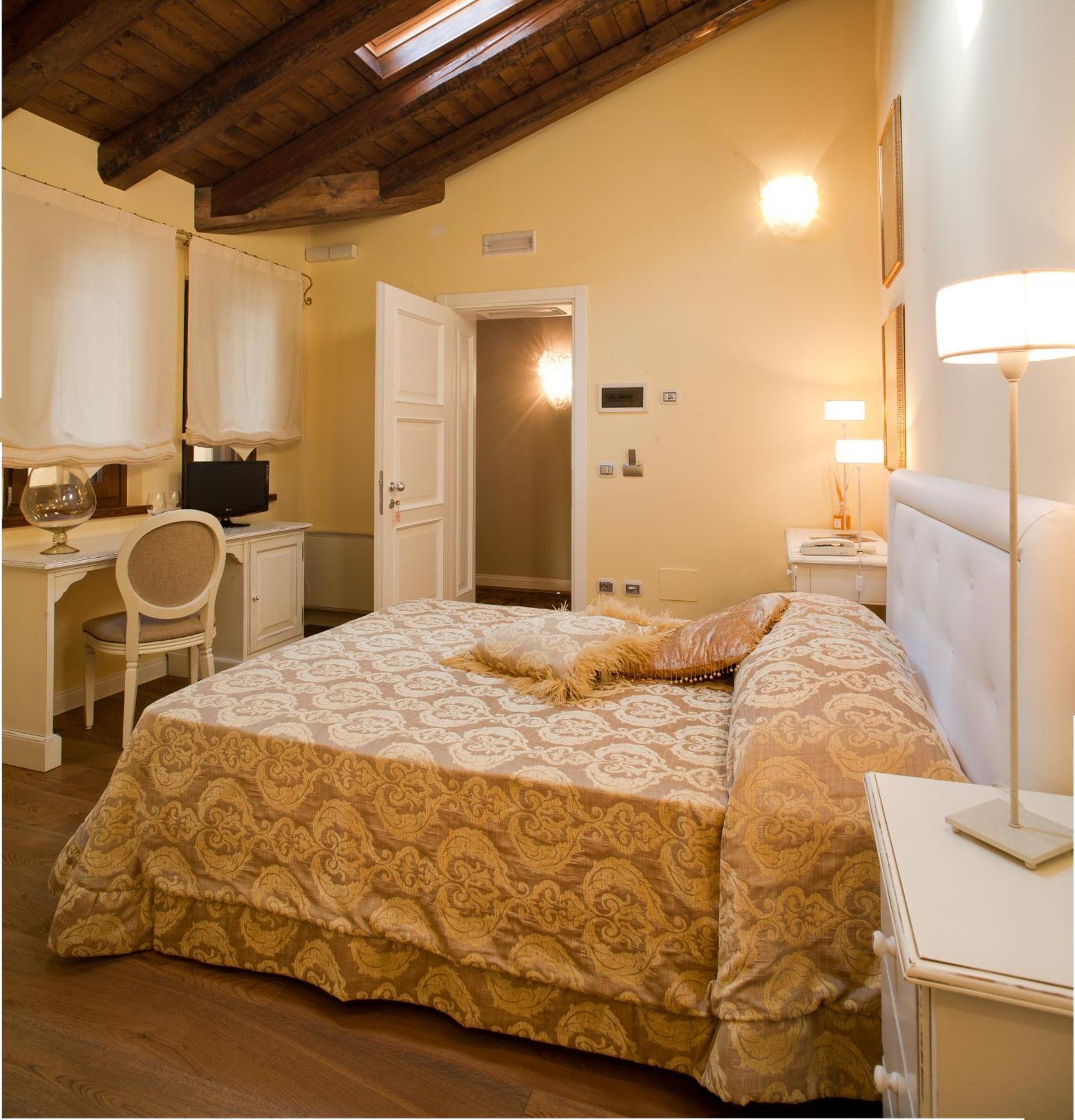Wine Resort Luisa Mariano del Friuli ภายนอก รูปภาพ
